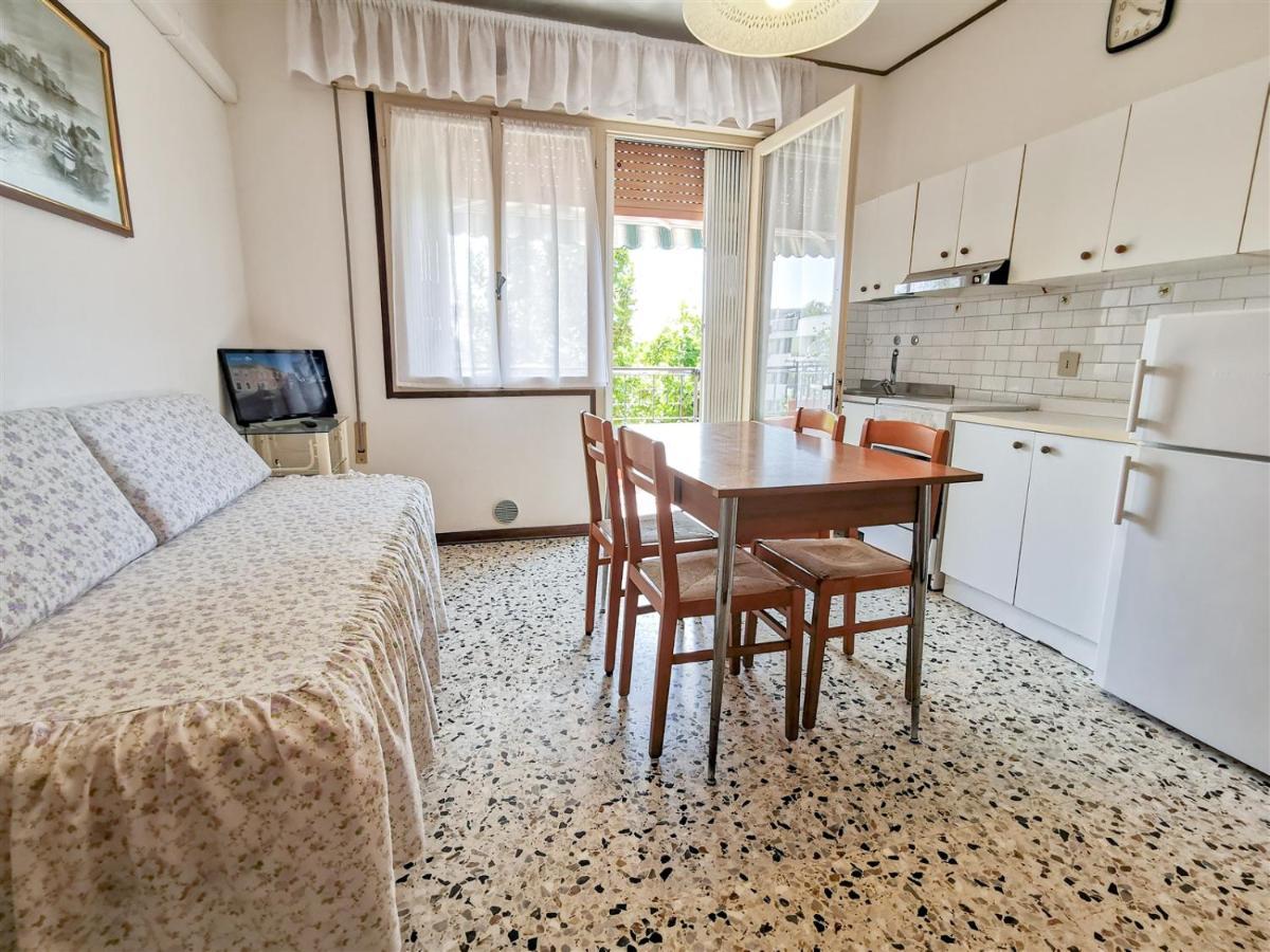 Villa Vania Family Apartments ลิโดดิเยโซโล ภายนอก รูปภาพ