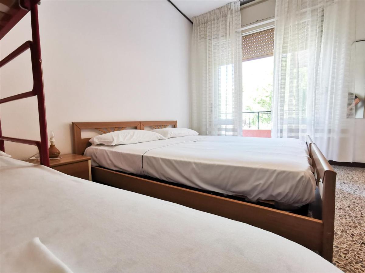 Villa Vania Family Apartments ลิโดดิเยโซโล ภายนอก รูปภาพ